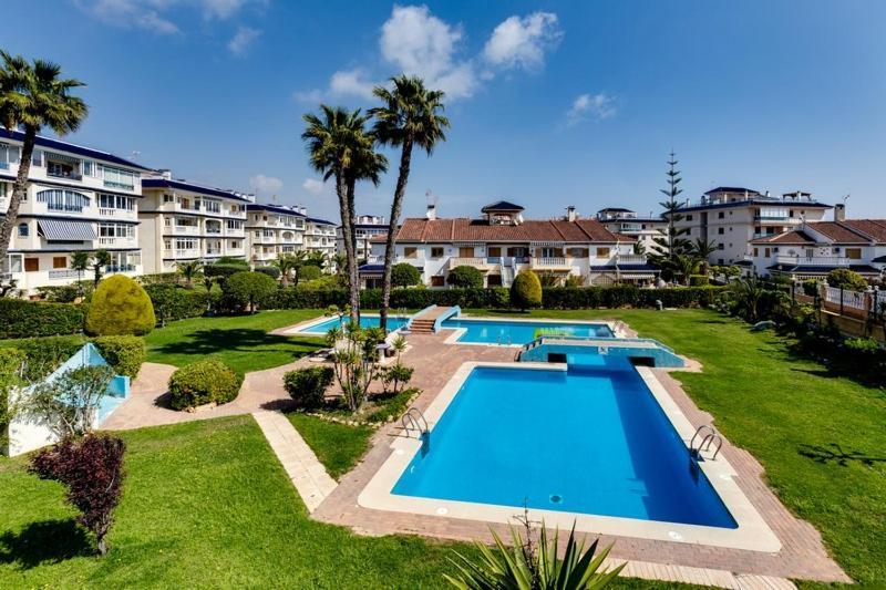 Apartamento Cerca De La Playa La Mata Torre La Mata Exterior foto